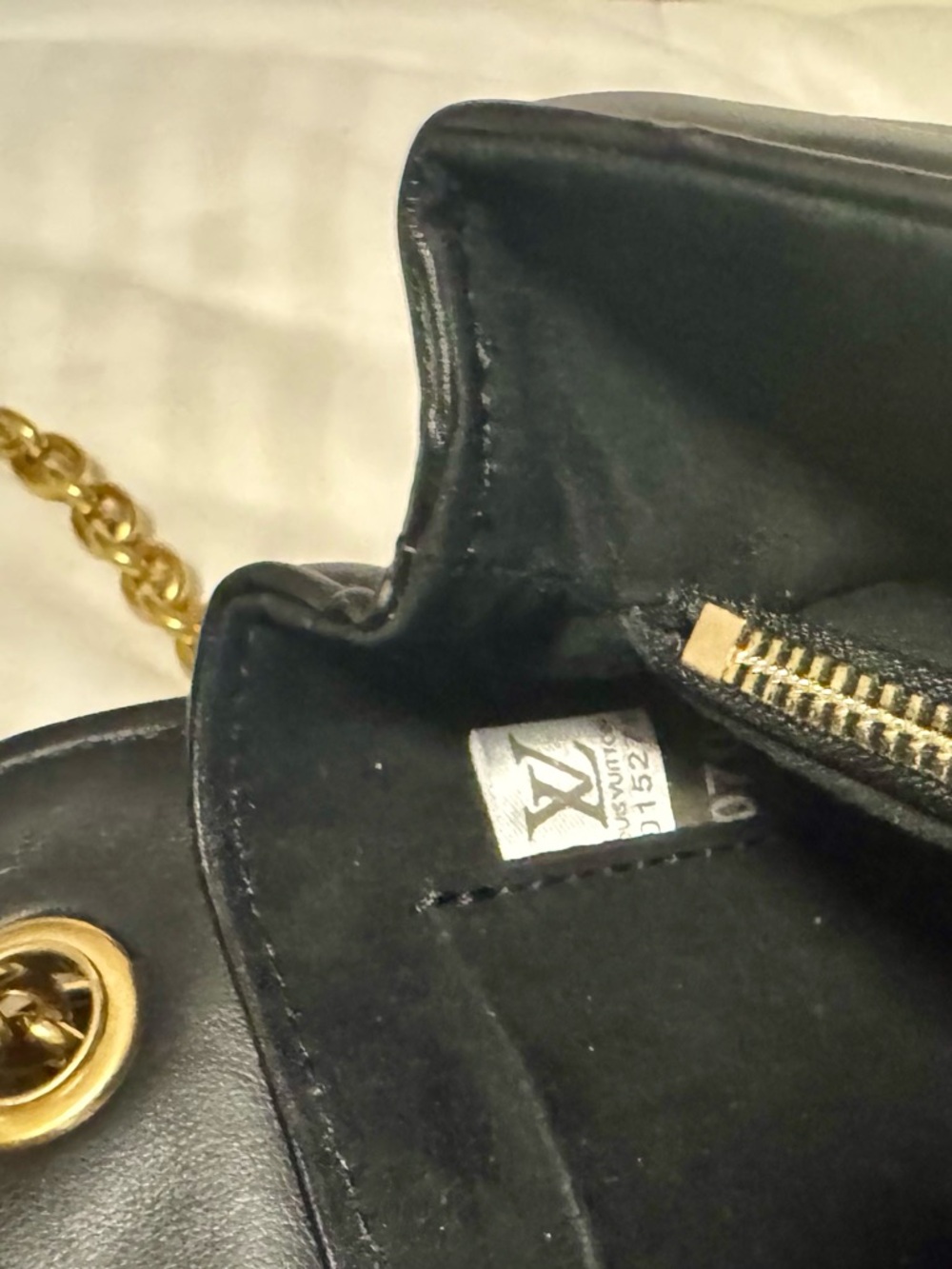 Louis Vuitton Black Quilted Shoulder Bag with Gold Chain - Picture 5 of 6